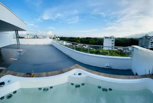 Vive Con Estilo En Este Espectacular Duplex De Ciudad Jardin