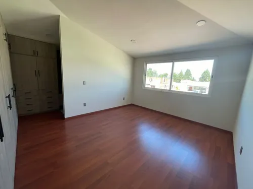 Casa En Venta En Gran Quinta Por La Uvm