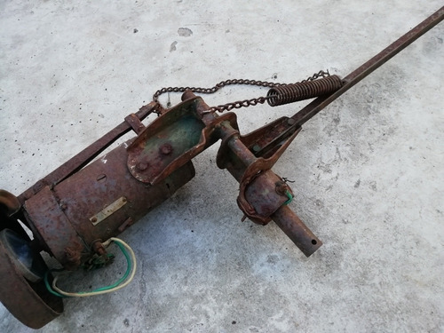 Molino De Viento 12 V Aerogenerador Antiguo (Usado)