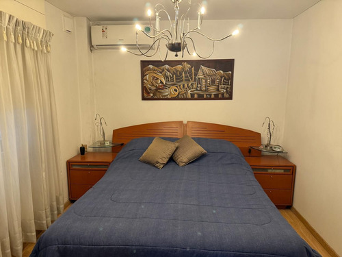 Venta Casa Con Parque Pileta, Parque Leloir, Ituzaingo.