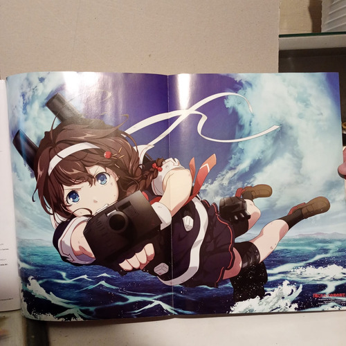 Newtype Magazine (octubre 2022 - Portada Lycoris Recoil)