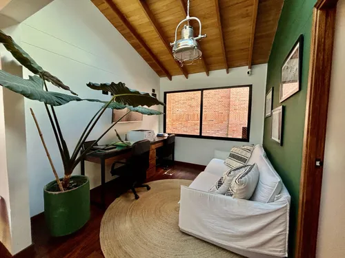 Casa En Venta En Poblado - El Campestre. Cod V4122