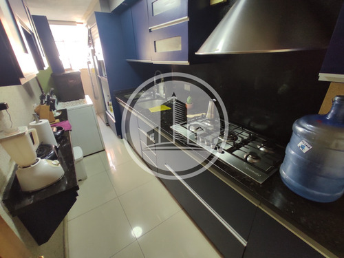 Excelente Apartamento En Urb Andres Bello Res Taguanes. 003jsc