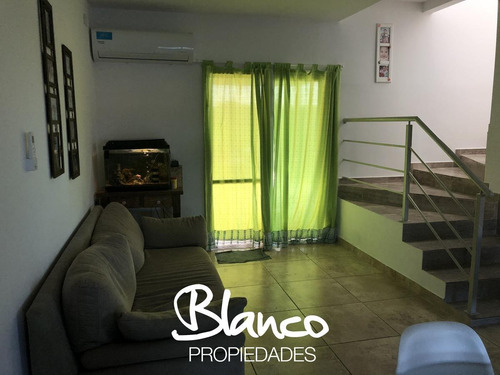 A Laguna! Venta De Excelente Propiedad De Dos Plantas Dentro Del Barrio San Matías