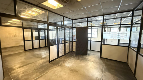 Galpón Con Oficinas 1900m2 En Alquiler - Barracas