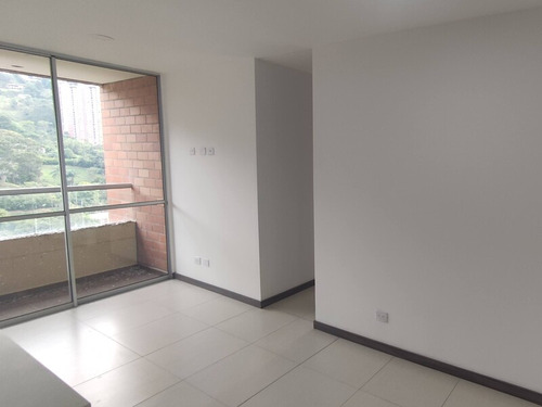 Apartamento En Arriendo Ubicado En Sabaneta Sector Asdesillas (22725).