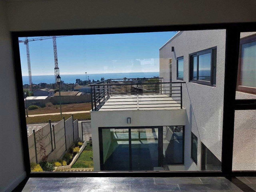 Imagen 1 de 17 de I. Holzapfel #044. Casa 3d3b En Lomas De Montemar