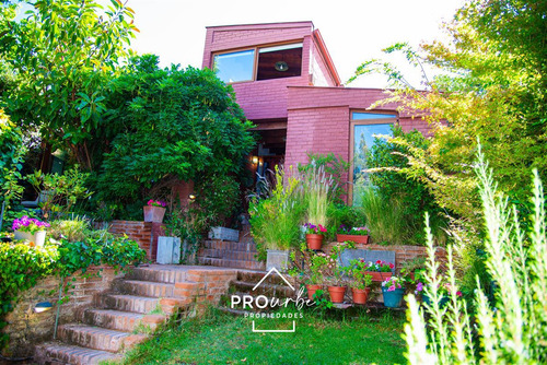 Venta Casa,los Dominicos Las Condes, 4 Dormitorios, Piscina.