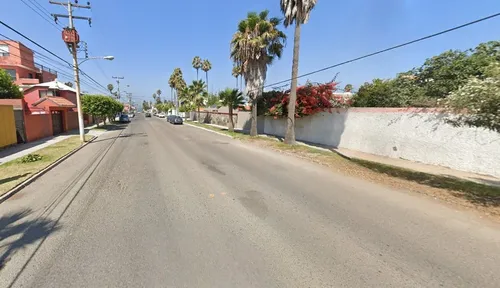 Casa De Adjudicación Bancaria En Venta Ubicada En Del Cantil, Col. Jardines Playas De Tijuana, 22500 Baja California Norte. Cmr