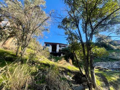 Amplia Parcela En El Arrayán Con Casa Por Terminar En Oferta