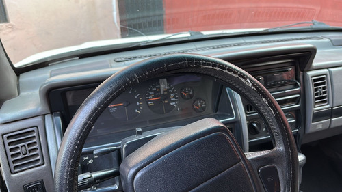 Jeep Grand Cherokee Laredo L6 4x2 At