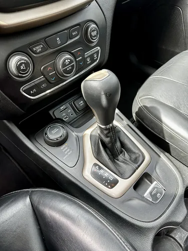 Jeep Cherokee 3.2 Longitude