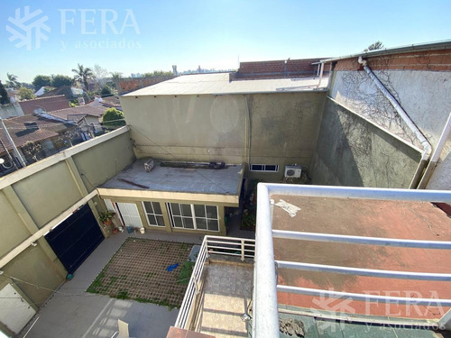 Imagen 5 de 23 de Venta De Galpón, 3 Departamentos, Local Y Espacio Guardacoches En Quilmes Oeste