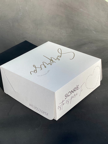 Caja X 10 Unid Cartulina Mini Desayunos Meriendas 22x22x10 Con Frase