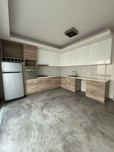 Casa/duplex 4 Ambientes En Venta - Villa Devoto - Con Terraza, Patio, Jacuzzi Y Garage
