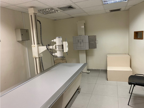 Se Vende Clinica 12.000 M2 Baruta 8764