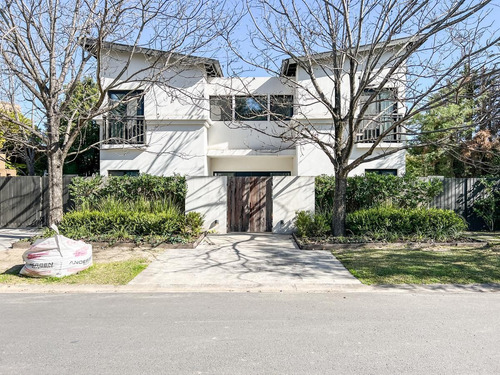 Imagen 2 de 30 de Casa En Venta A La Laguna- Barrio Altamira, Tigre