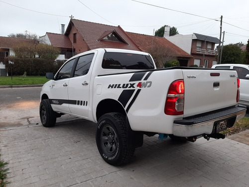Toyota Hilux 2.5 Cd Dx Pack I 120cv 4x4 2011