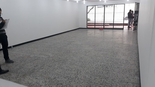 Locales En Arriendo Centro Internacional 689-3208