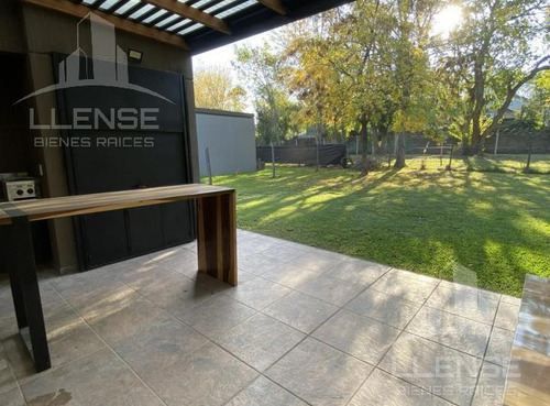 Casa 5 Ambientes En 2 Plantas En Venta - Fincas De Hudson