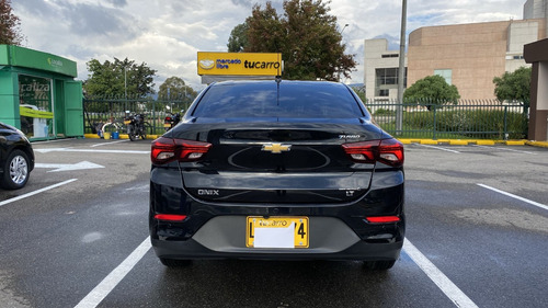 Imagen 10 de 25 de Chevrolet Onix