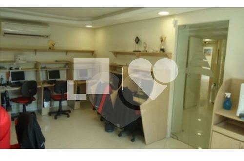 Imagem 7 de 10 de Excelente Sala Comercial Com 190m² Privativos No Rio Branco - Reo408370
