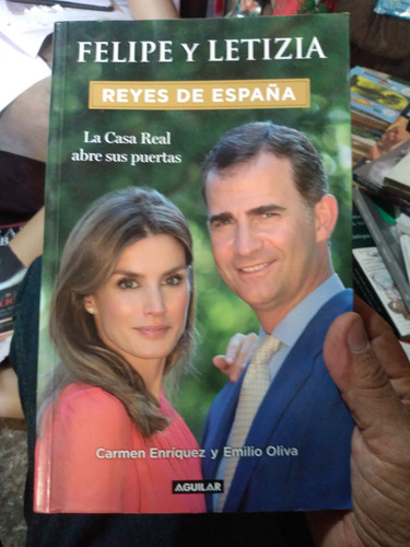 Felipe Y Letizia. Reyes De España. B