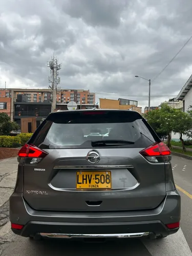 Nissan Xtrail T-32 exclusive 2.5 AT 4x2 7 puestos