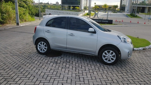 Imagem 3 de 10 de Nissan March 2016 1.0 12v Sv 5p
