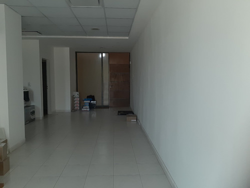 Venta Oficina- Amaneceres Office. 80 M, Piso 1, Al Frente Se Puede Tomar Lote En Parte De Pago O Financiar Algo
