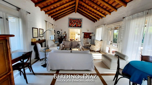 Espectacular Residencia En La Barra Con Vista Al Mar- Ref: 851