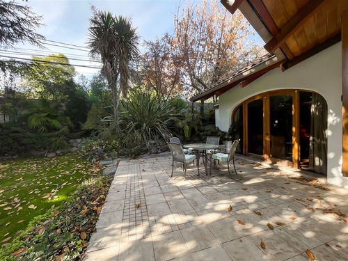 Casa En Venta De 7 Dorm. En Las Condes