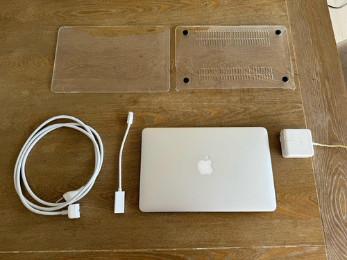 Macbook Air 2015 + Accesorios