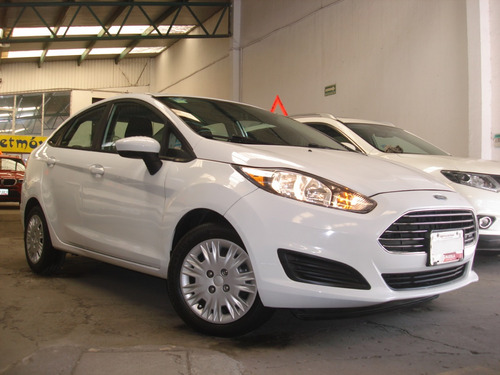 Ford Fiesta Sedán Cámara De Reversa Bluetooth Llantas Nuevas