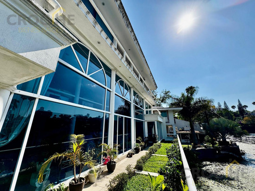 Residencia Con Vista Al Lago De Las Animas, Fracc. Las Anima
