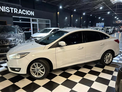 Ford Focus III 1.6 Sedan S