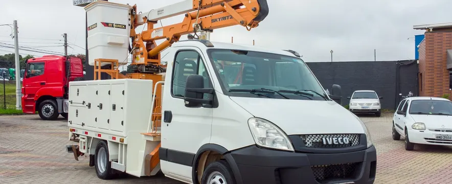 Iveco 55c17cs 2013 3/4 Linha Viva 10,5m Cesto Aéreo Terex