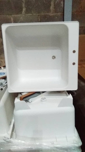 Imagen 5 de 10 de Batea Plástica De 58,40 Cm De Ancho X 64cm De Profundidad X