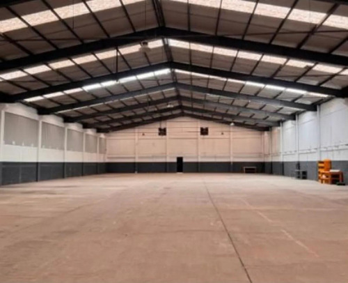 Bodega En Renta De 2,000m2 En Tultitlan Estado De México. La Bodega Se Ubica A Unas Cuadras Del Circuito Exterior Mexiquense.