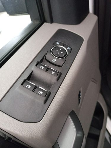 Imagen 10 de 11 de F-250 Super Duty Xlt Diesel 6.7l At