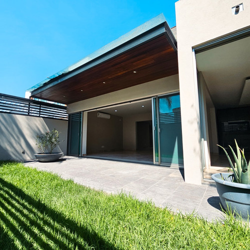 Exclusiva Residencia, Condominio Puerta Plata En La Zona Diamante De Zapopan.
