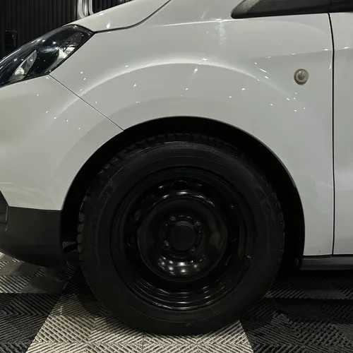Ford Transit Courier 1.0 L3 2pl Courier