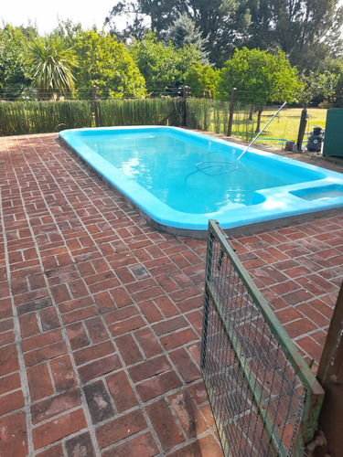 Vendo Chalet Sobre 2 Lotes En Barrio Colinas Verdes - Amplio Parque - Piscina - Quincho