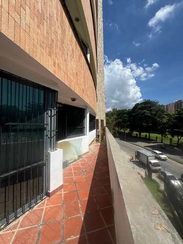 Oficina En La Torre Movilnet, Valencia, Carabobo. Zc.p