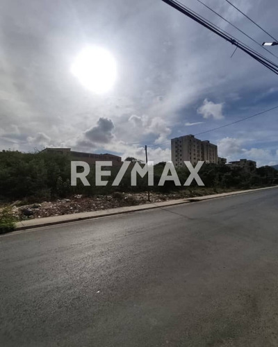 Amplia Parcela Plana, Terreno Con Zonificación 3, Cerca De La Playa, Oportunidad De Inversión Segura, Pampatar, Isla De Margarita, Nueva Esparta - Cod. 0869