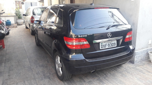Imagem 2 de 10 de Mercedes B200
