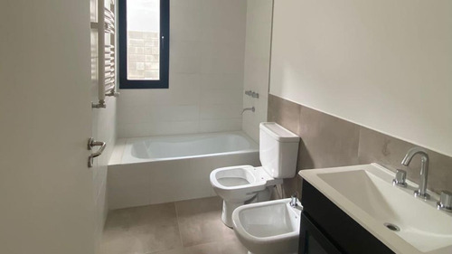 Imagen 9 de 26 de Ambiente Grande Venta Almagro Sum Pileta Parr