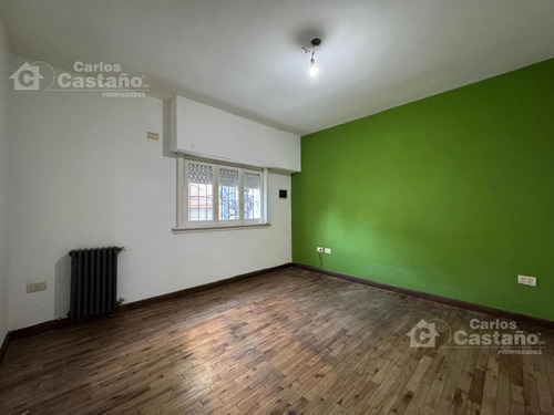 Ph/casa En Altos De 3/s Amb. Al Frente Con Terraza