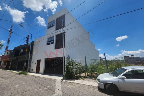 Venta De Edificio En Zona Céntrica De Querétaro, Ideal Para Oficinas