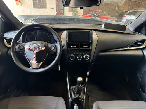 Yaris 1.5 Xs M/t Chocado En Marcha Andando